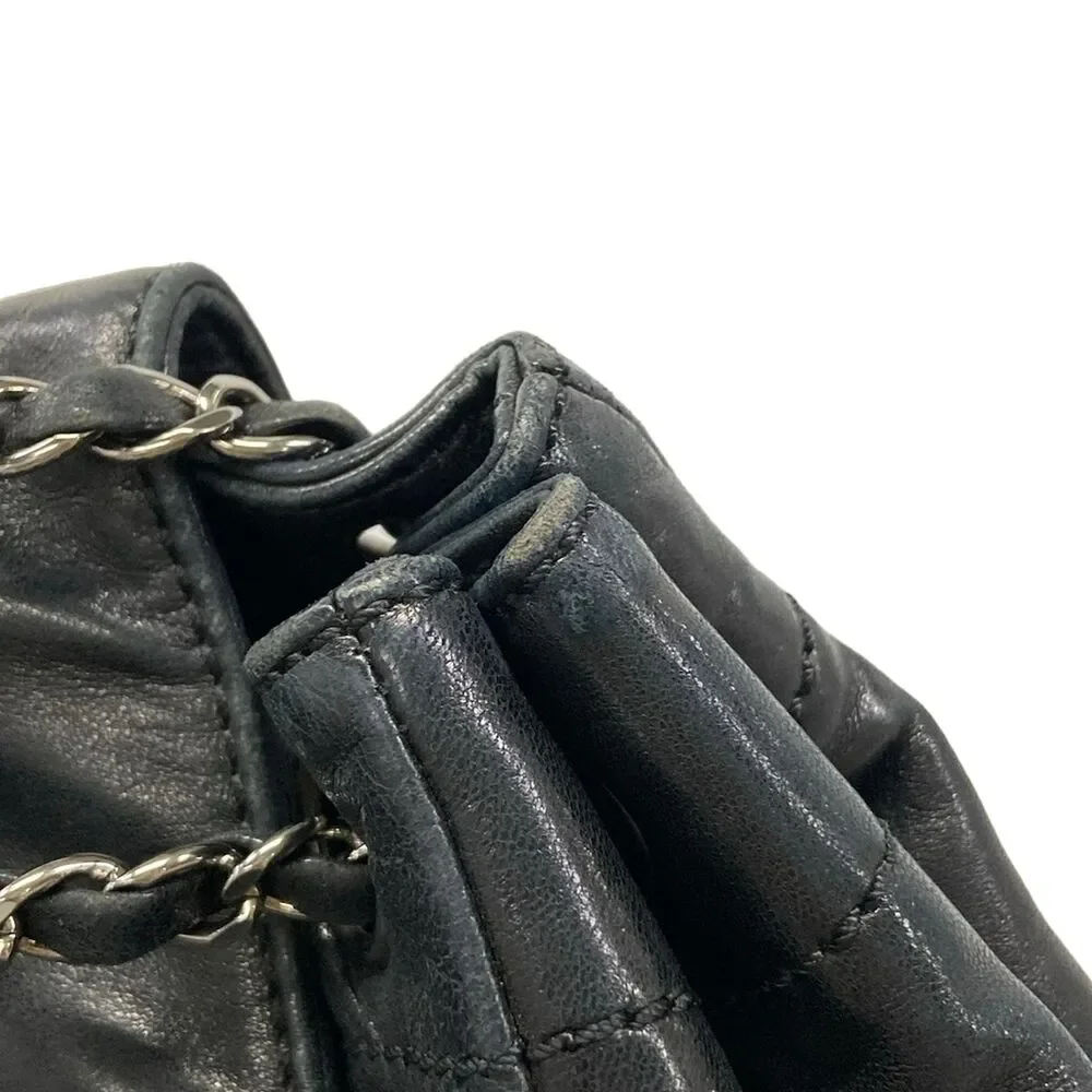CHANEL shoulder bag